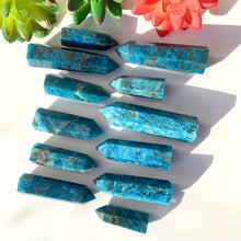 Load image into Gallery viewer, Blue Apatite Point